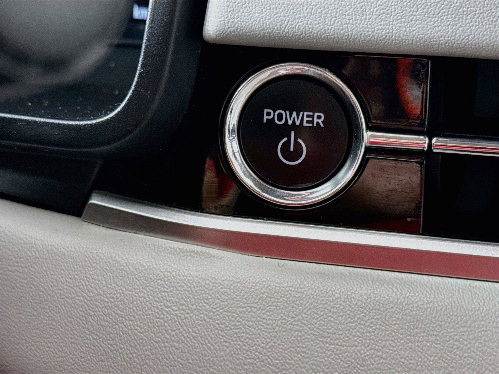 Used 2024 Mitsubishi Outlander 4WD Plug-In Hybrid image 21