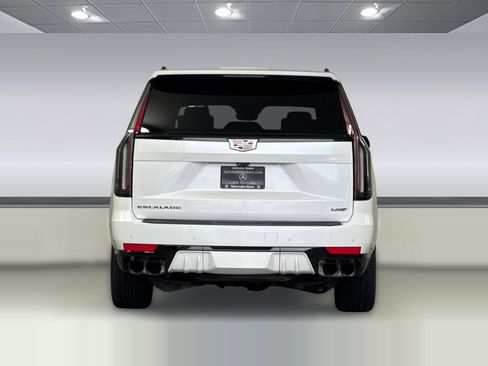 Used 2023 Cadillac Escalade ESV V AWD/4WD image 9