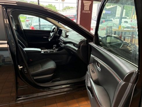 Used 2024 Nissan Sentra SV FWD image 28