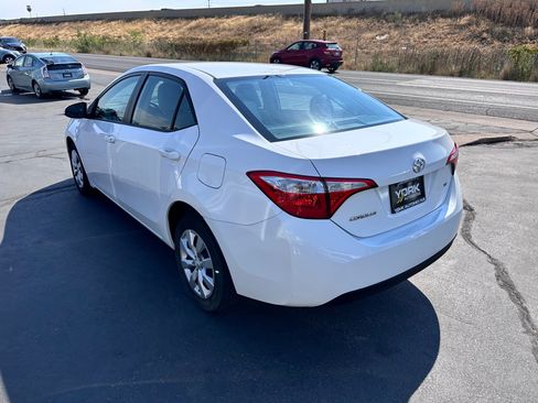 Used 2015 Toyota Corolla LE FWD image 4