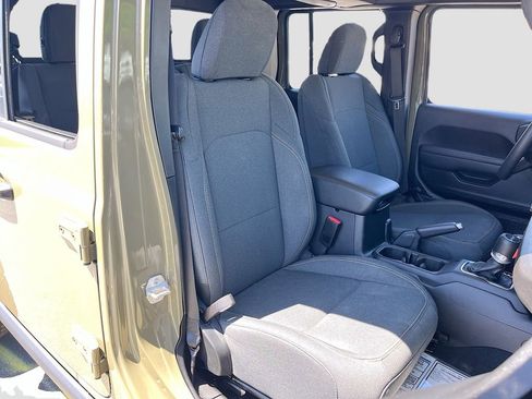 Used 2025 Jeep Gladiator Sport image 26