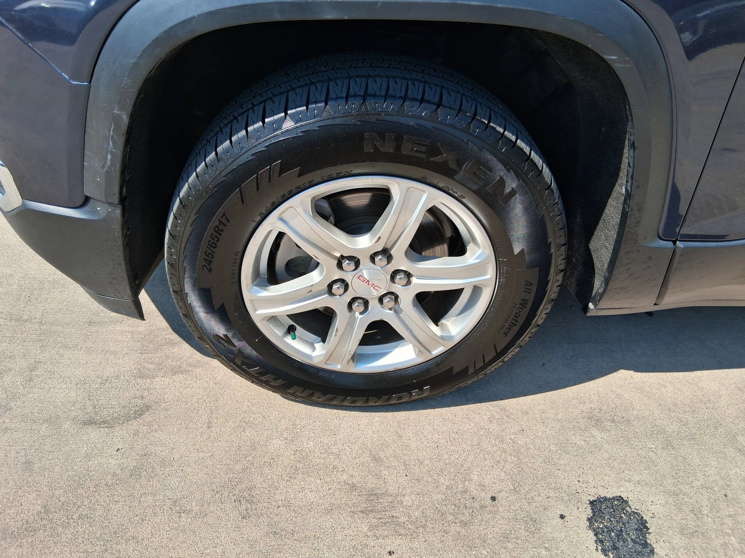 Used 2019 GMC Acadia SLE AWD/4WD image 17
