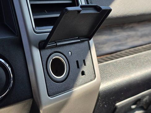 Used 2019 Ford F150 Lariat image 41