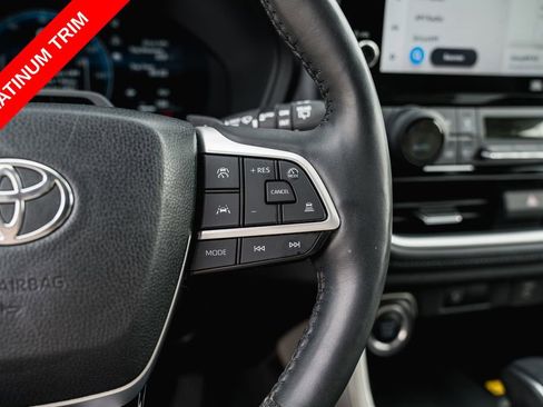 Certified 2024 Toyota Grand Highlander AWD image 17