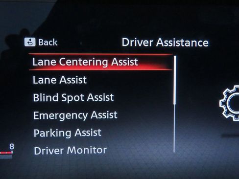 Certified 2025 Nissan Kicks SR image 13