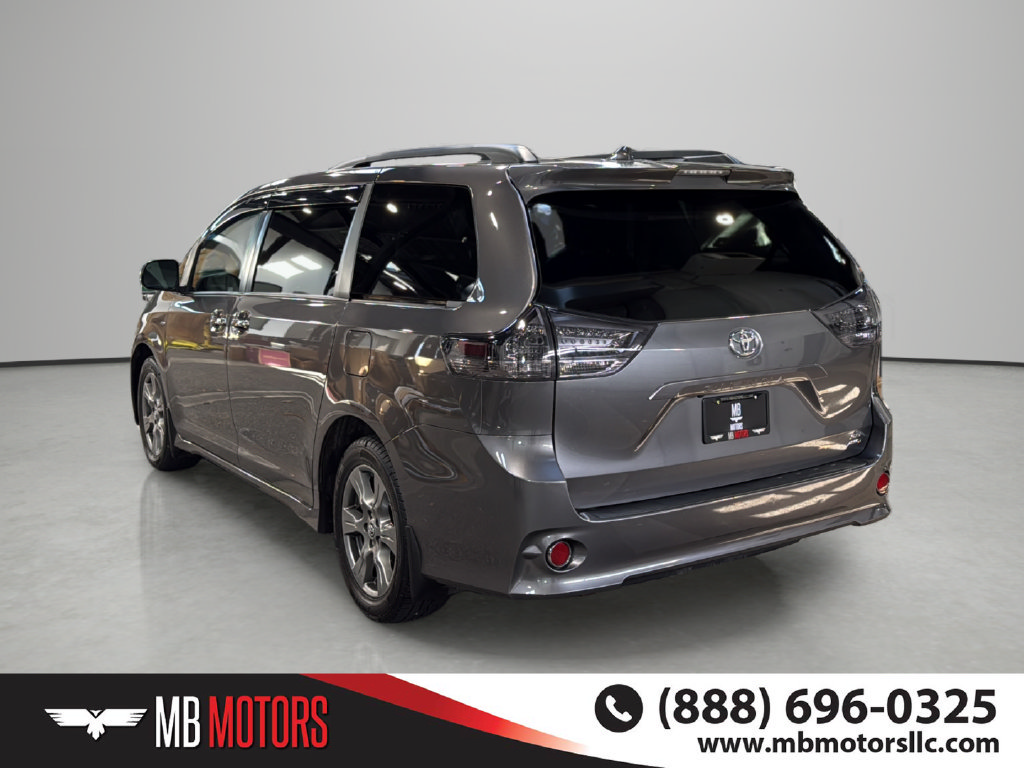 Used 2019 Toyota Sienna SE AWD/4WD image 3