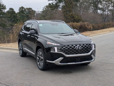 Used 2023 Hyundai Santa Fe Calligraphy image 3