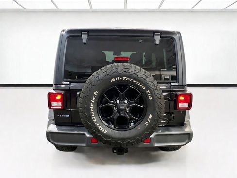 Used 2024 Jeep Wrangler Unlimited AWD/4WD image 5