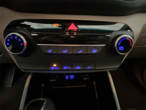 Used 2021 Hyundai Tucson SE w/ Cargo Package image 18