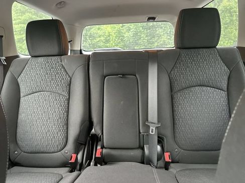Used 2016 GMC Acadia SLE AWD/4WD image 27