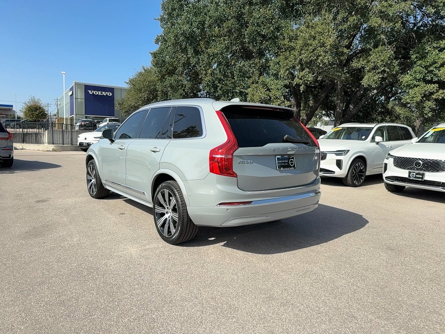 Certified 2024 Volvo XC90 T8 Plus w/ Protection Package Premier AWD/4WD image 4