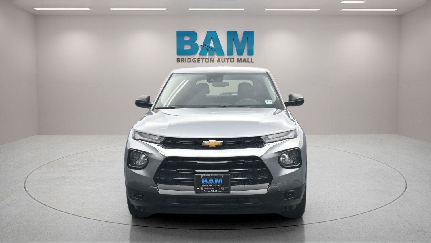 Used 2023 Chevrolet TrailBlazer LS FWD image 2