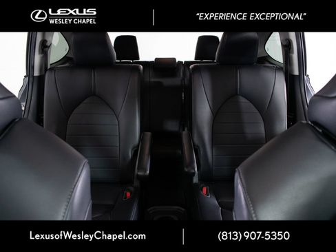 Used 2020 Toyota Highlander XLE FWD image 25