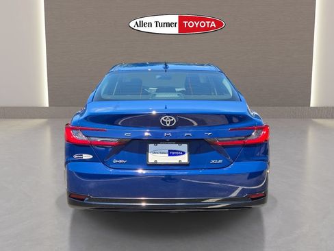 Used 2025 Toyota Camry XLE FWD image 6