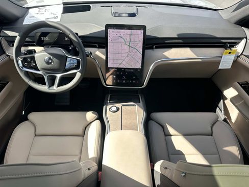 New 2025 Volvo EX90 Ultra image 7