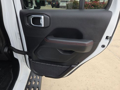 Used 2023 Jeep Gladiator Rubicon w/ LED Lighting Group AWD/4WD image 26