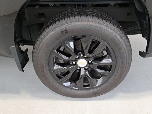 Used 2022 Chevrolet Silverado 1500 LT AWD/4WD image 32
