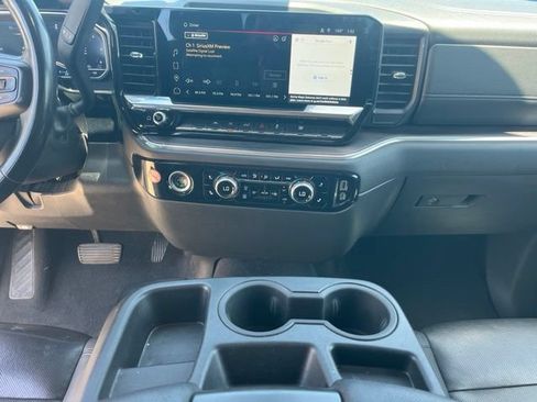 Used 2024 GMC Sierra 1500 SLT RWD image 9