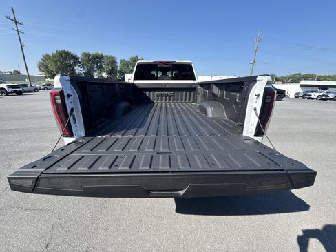 New 2026 GMC Sierra 3500 AT4 w/ AT4 Premium Plus Package AWD/4WD image 21