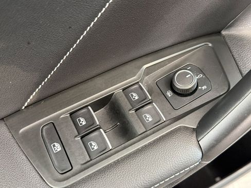 Certified 2024 Volkswagen Tiguan SE image 13