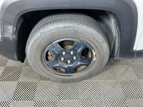 Used 2018 Jeep Renegade Sport w/ Power & Air Group FWD image 9