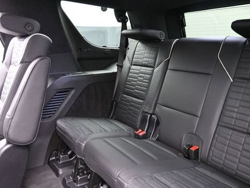 Certified 2026 Cadillac Escalade Platinum Sport w/ LPO, ONYX Package AWD/4WD image 15