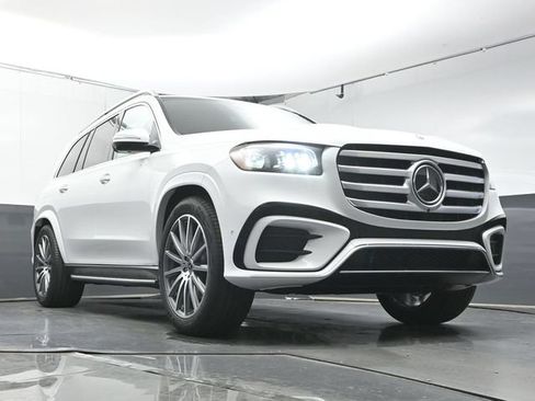 Used 2026 Mercedes-Benz GLS 450 4MATIC image 49