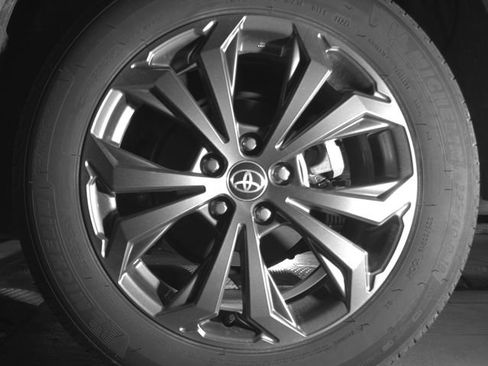 Used 2024 Toyota RAV4 XLE AWD/4WD image 27