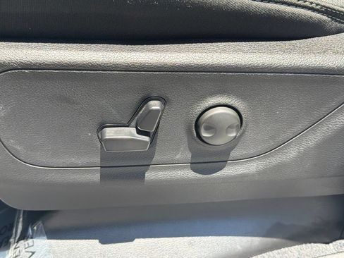 Used 2025 RAM 1500 Big Horn RWD image 23