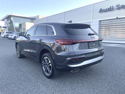 Certified 2025 Audi Q5 Premium w/ Convenience Package AWD/4WD image 6