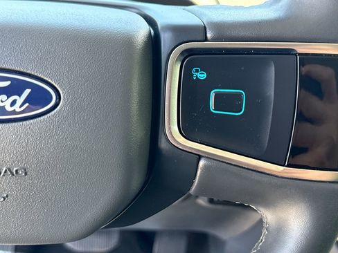 Used 2025 Ford Expedition Active RWD image 16