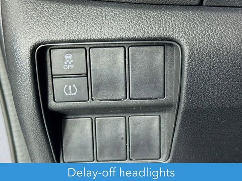 Used 2018 Honda CR-V LX image 11