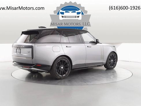 Used 2023 Land Rover Range Rover SE AWD/4WD image 4
