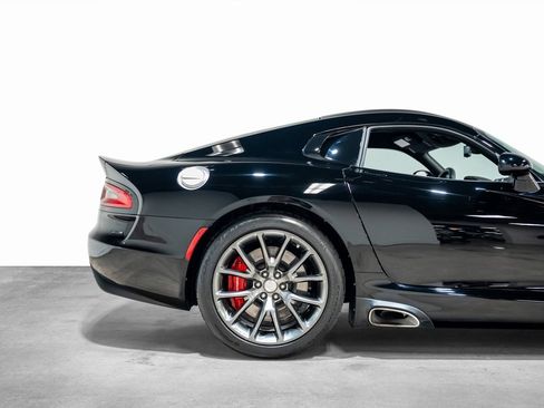 Used 2013 SRT Viper GTS w/ GTS Laguna Interior Pkg image 23