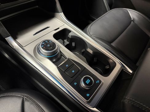 Certified 2020 Ford Explorer XLT w/ Equipment Group 202A image 25