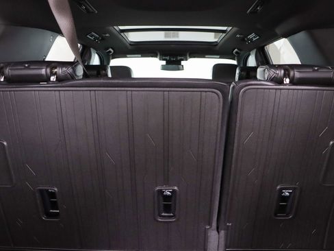 Used 2025 GMC Yukon Denali w/ Sun & Power Step Package image 34