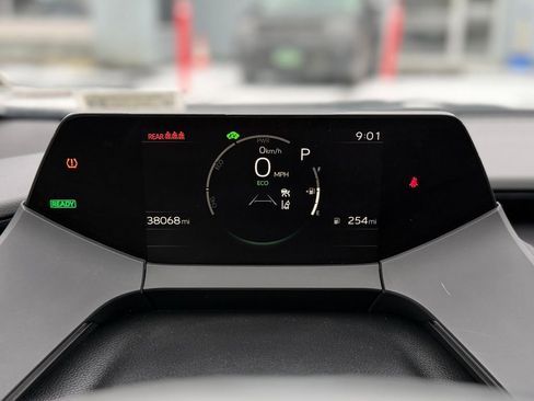 Used 2024 Toyota Prius LE image 12