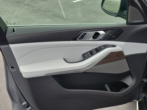 New 2026 BMW X5 xDrive40i w/ Climate Comfort Package image 13