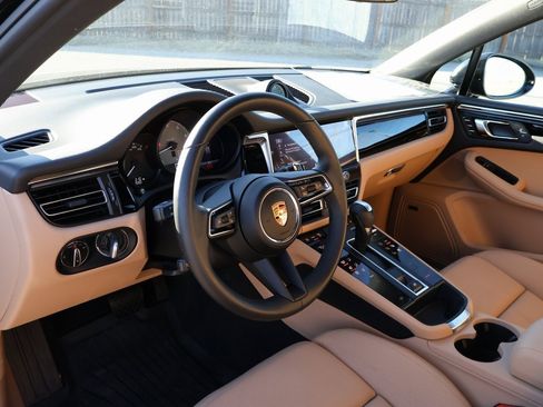 New 2025 Porsche Macan S image 4
