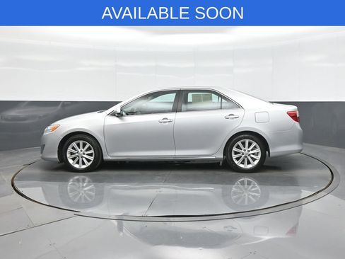 Used 2014 Toyota Camry XLE w/ Leather Package image 4