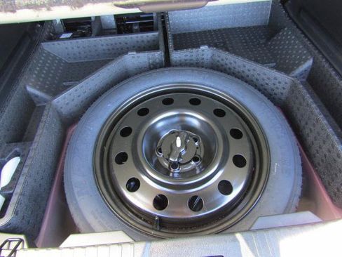 Used 2024 Ford Edge Titanium w/ Equipment Group 301A AWD/4WD image 15