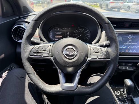 Used 2024 Nissan Kicks SR FWD image 6