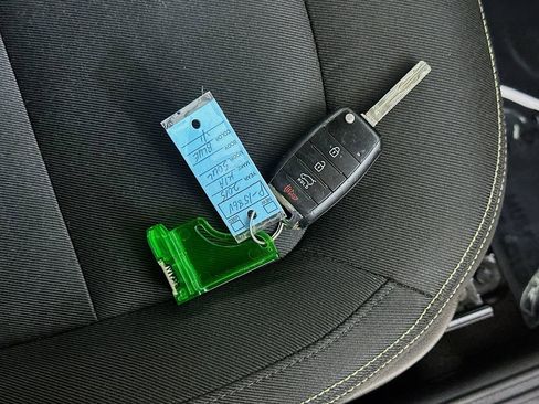 Used 2015 Kia Soul + FWD image 32