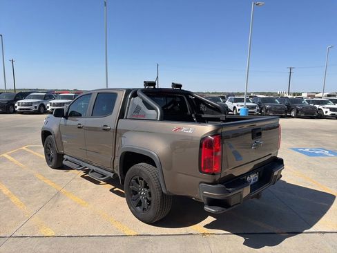 Used 2016 Chevrolet Colorado Z71 w/ LPO, Gearon Bar Package AWD/4WD image 2