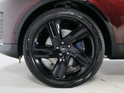 New 2026 Land Rover Discovery Limited Edition image 9