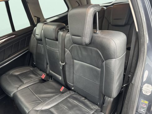 Used 2015 Mercedes-Benz GL 550 4MATIC image 23