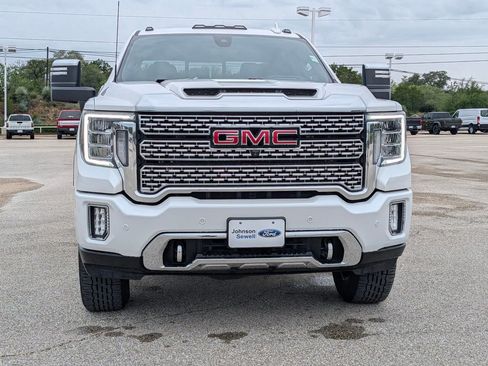 Used 2023 GMC Sierra 2500 Denali w/ Technology Package AWD/4WD image 3