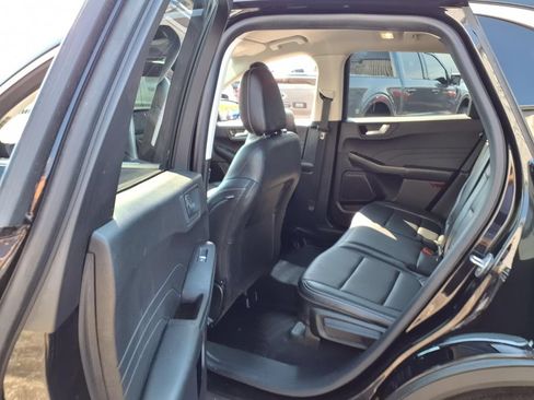 Certified 2022 Ford Escape Titanium AWD/4WD image 28