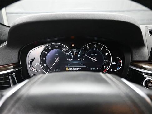 Used 2018 BMW 530i xDrive image 9