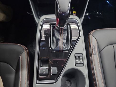 New 2025 Subaru Crosstrek 2.5i Limited w/ Popular Package #4A image 17